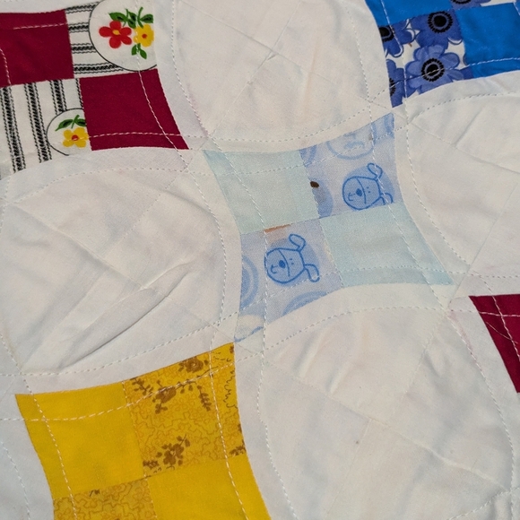 Hand Stitched Cathedral Window Quilt 47” x 31” Mini Quilt Handmade - Picture 5 of 7